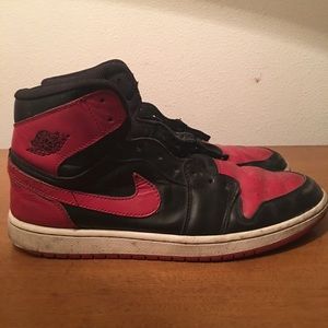 Retro 1994 Air Jordan 1 “bred”